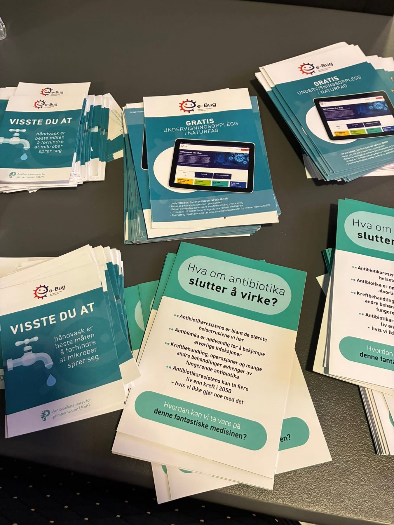 Bilde av ulike brosjyrer